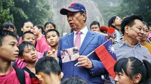 بنیانگذار فاکسکان از رقابت انتخاباتی تایوان منصرف شد