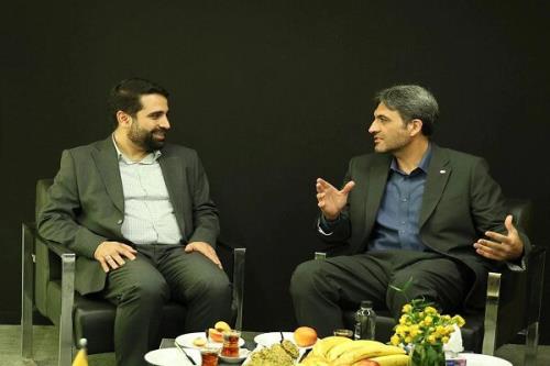 دبیر شورایعالی فضای مجازی از غرفه ایرانسل بازدید کرد