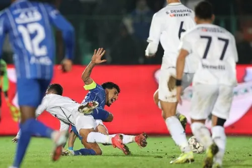 ۲ پنالتی ما مقابل ملوان دیده نشد